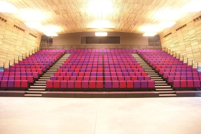 CENTRE CULTUREL ET MAISON DES ARTS DE MAZAN, FRANCE