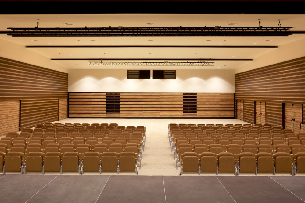 Telescopic Tribunes